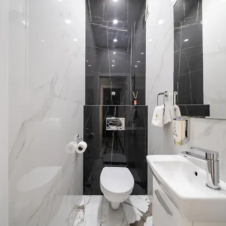 Royal On Balabana Street